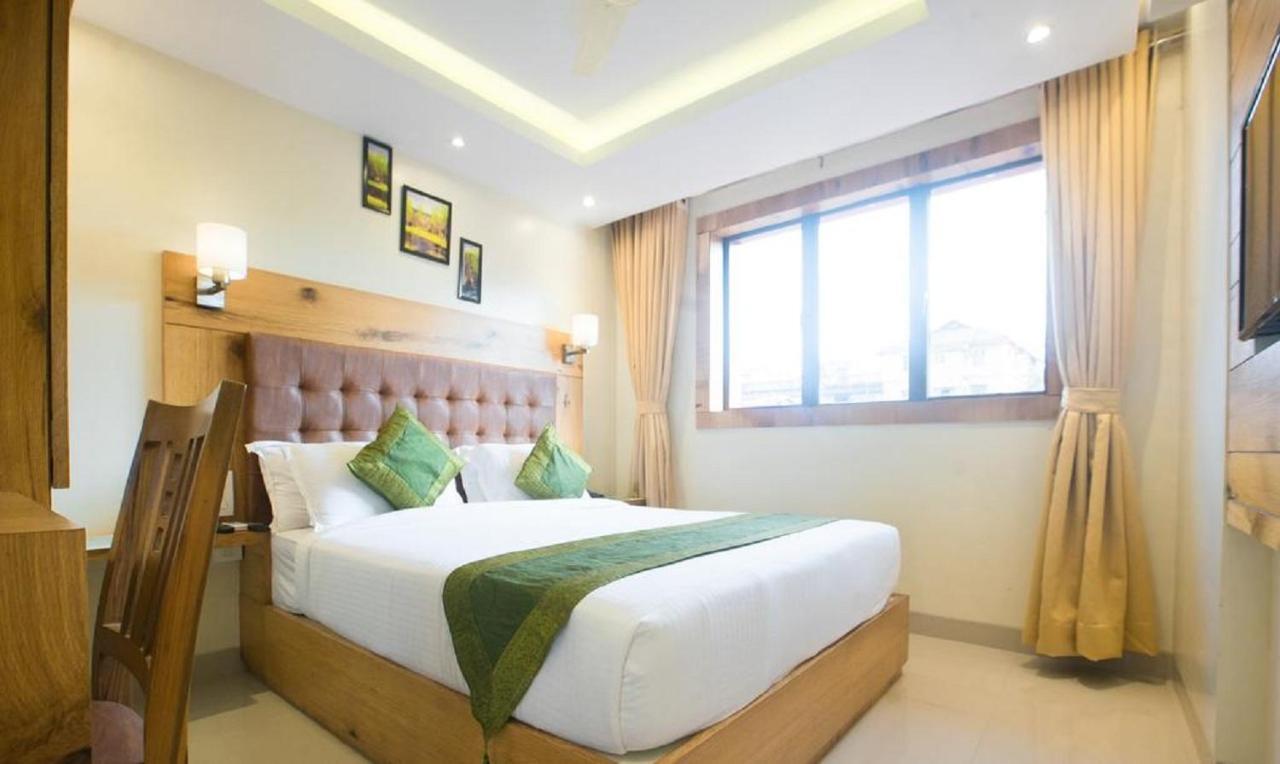Hotel The Westend Green Nuova Delhi Esterno foto