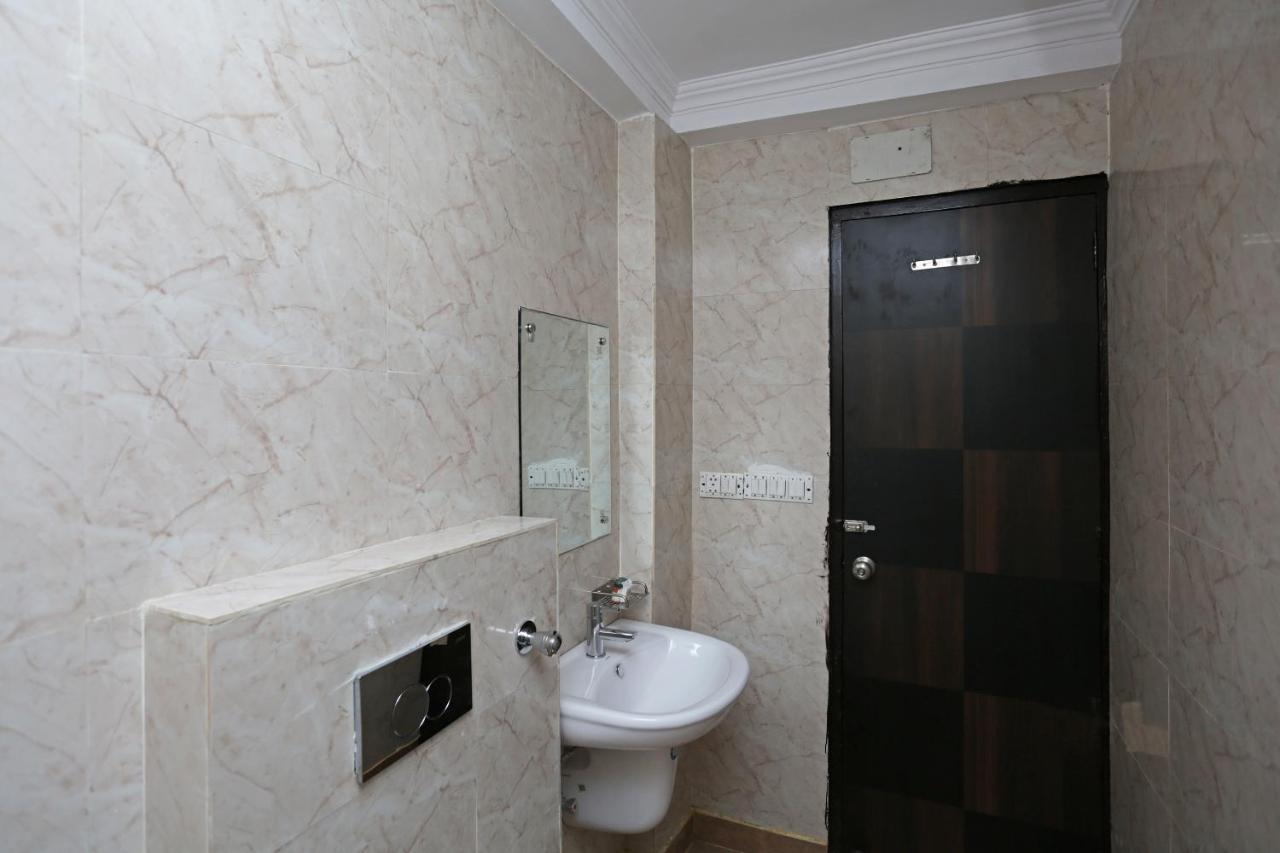 Hotel The Westend Green Nuova Delhi Esterno foto