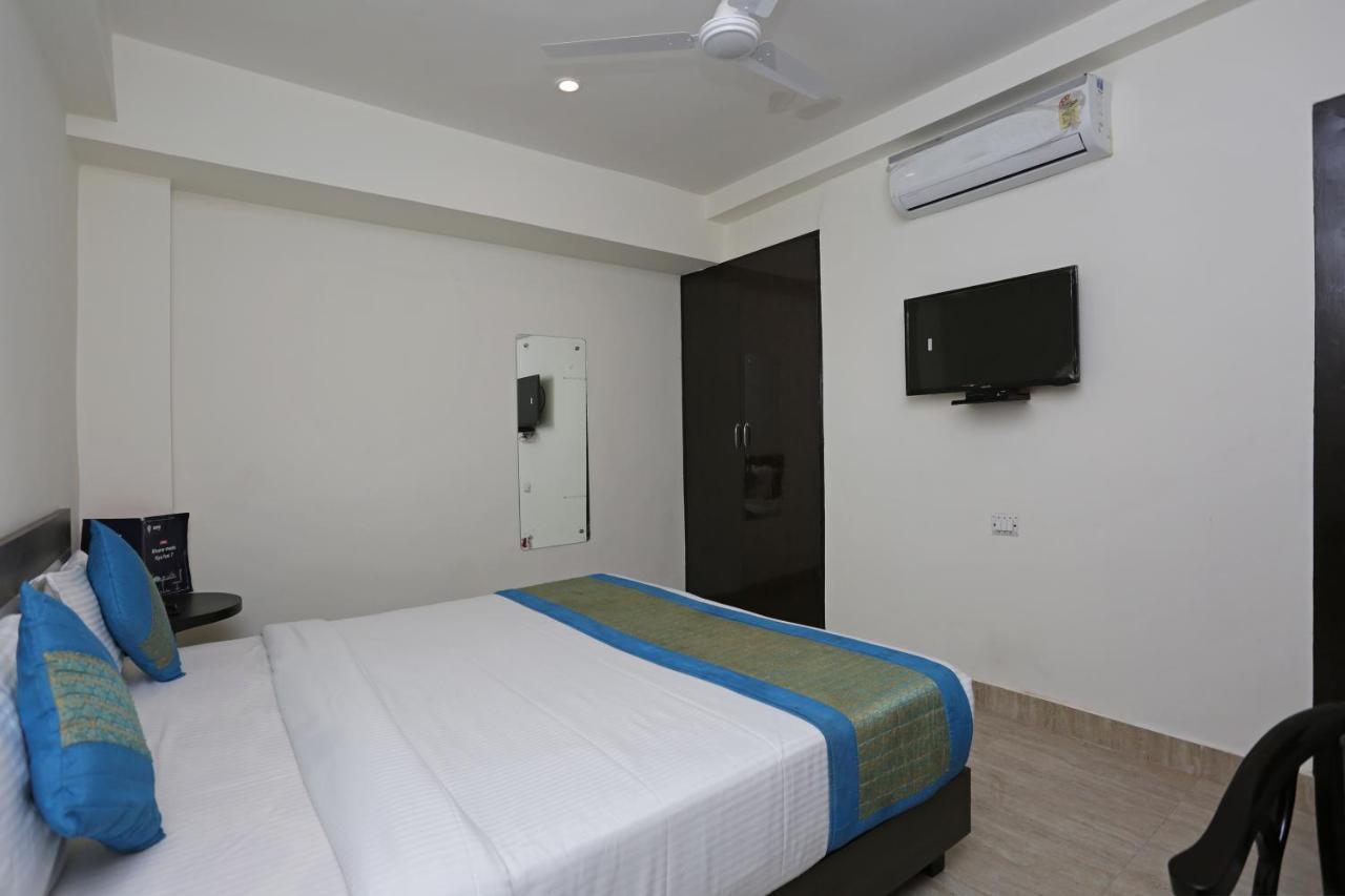 Hotel The Westend Green Nuova Delhi Esterno foto